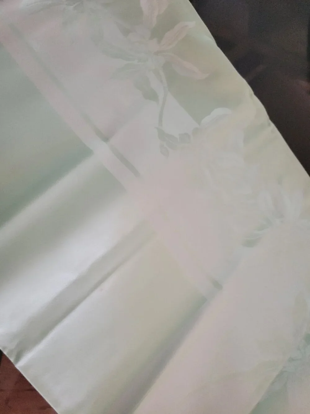 NWT Pale Mint Green Vintage Damask Tablecloth with 8 Napkins